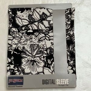Jansport DIGITAL SLEEVE 2.0- Wht/Blk Crayon Flower
